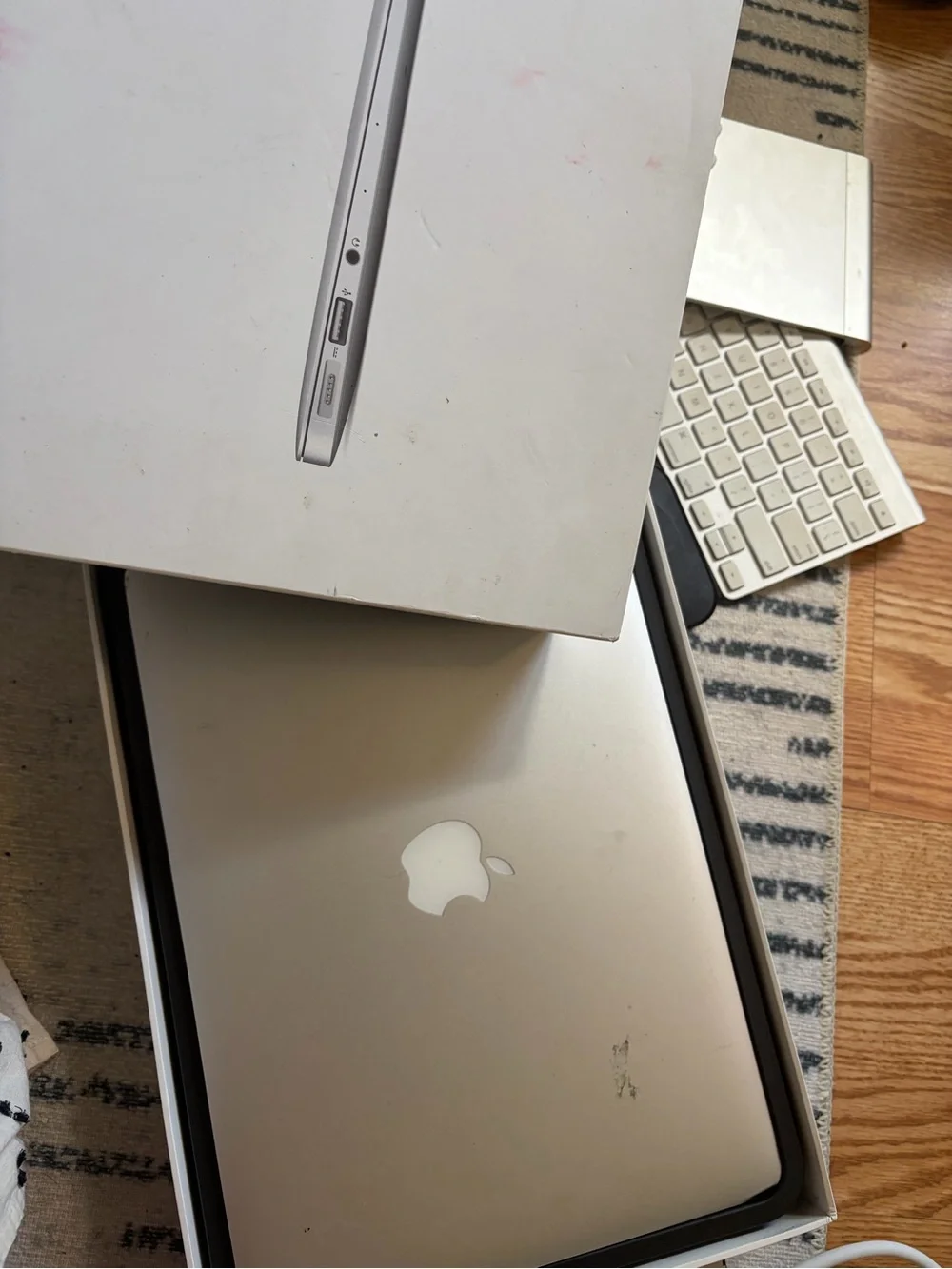 Apple MacBook Silver Bottom Case Panel (Silver) plus other Apple items, keypad,